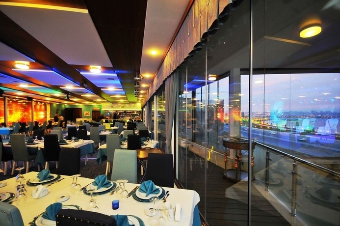 Imagen del bar/restaurante del Hotel The Crown, Baku. Foto 4