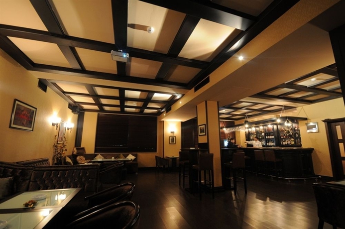 Imagen del bar/restaurante del Hotel The Crown, Baku. Foto 6