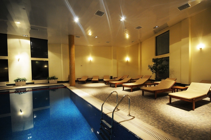 Imagen de la piscina del Hotel The Crown, Baku. Foto 13