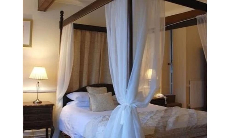 Imagen de la habitación del Hotel The Crown House. Foto 7