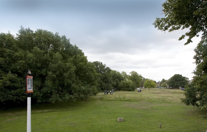 Imagen de los exteriores del Hotel The Crown Inn, Londres. Foto 11