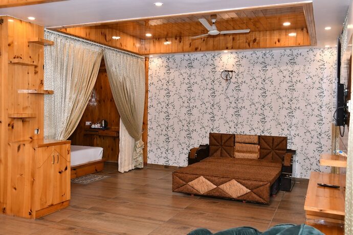 Imagen general del Hotel The Crown, Khaniara. Foto 9
