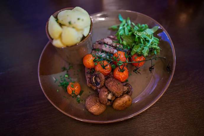 Imagen del bar/restaurante del Hotel The Crown, Lancaster. Foto 4