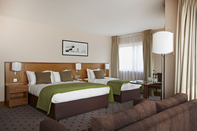 Imagen de la habitación del Hotel The Crown London, WorldHotels Distinctive. Foto 8