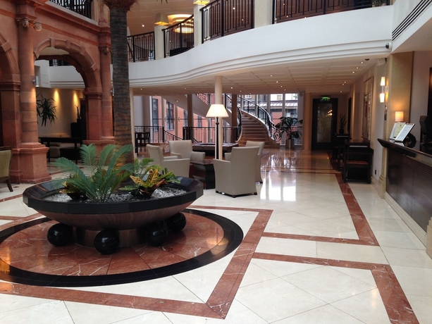 Imagen de los interiores del Hotel The Crown London, WorldHotels Distinctive. Foto 16