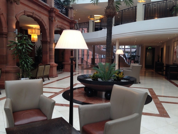 Imagen de los interiores del Hotel The Crown London, WorldHotels Distinctive. Foto 19