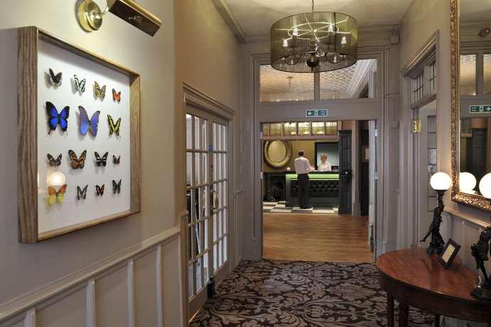 Imagen de los interiores del Hotel The Crown Manor House. Foto 12