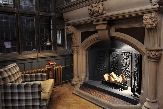 Imagen de los interiores del Hotel The Crown Manor House. Foto 14