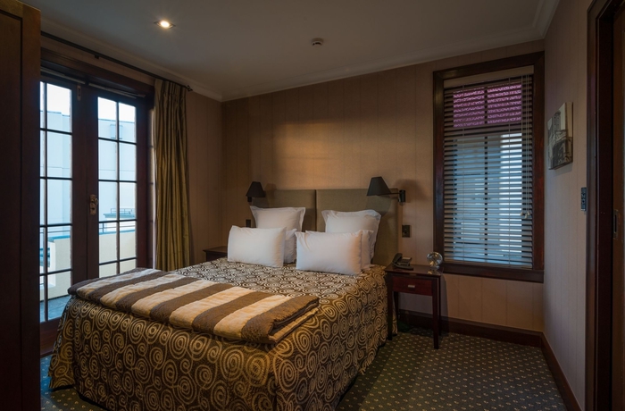 Imagen de la habitación del Hotel The Crown Napier. Foto 7