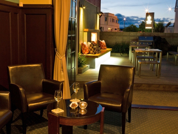 Imagen del bar/restaurante del Hotel The Crown Napier. Foto 5
