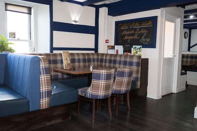 Imagen del bar/restaurante del Hotel The Crown, Newton Stewart. Foto 9