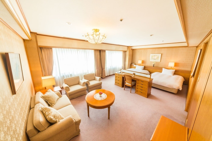 Imagen de la habitación del Hotel The Crown Palais New Hankyu Kochi. Foto 13