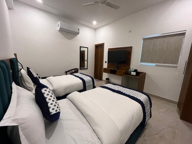 Imagen de la habitación del Hotel The Crown Prince, Greater Noida. Foto 7