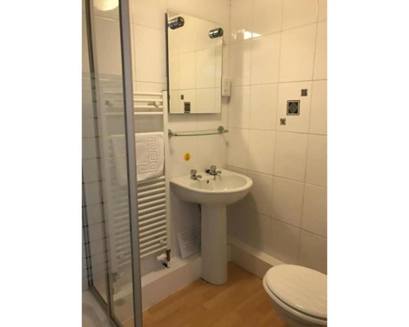 Imagen de la habitación del Hotel The Crown, Pwllheli. Foto 16