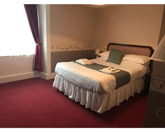 Imagen de la habitación del Hotel The Crown, Pwllheli. Foto 17