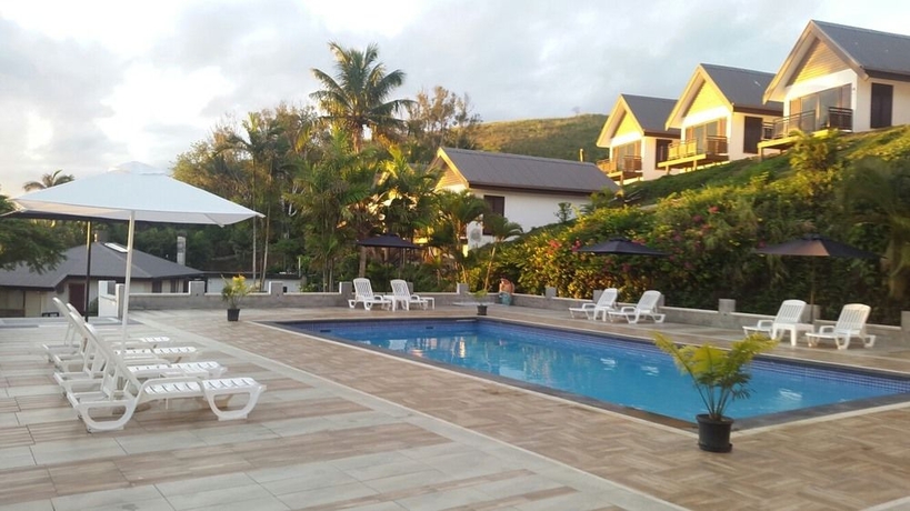 Imagen de la piscina del Hotel The Crow's Nest Resort. Foto 9