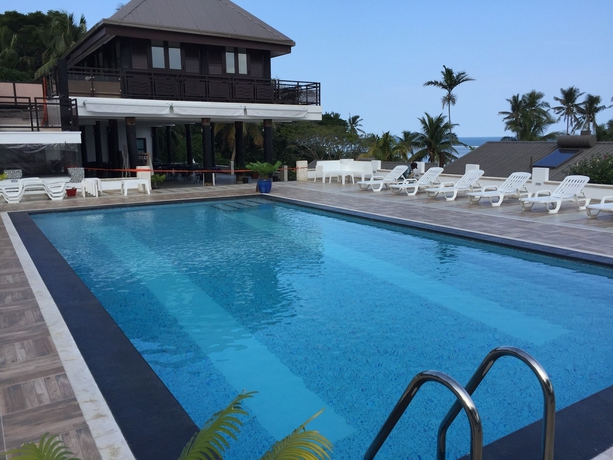 Imagen de la piscina del Hotel The Crow's Nest Resort. Foto 11