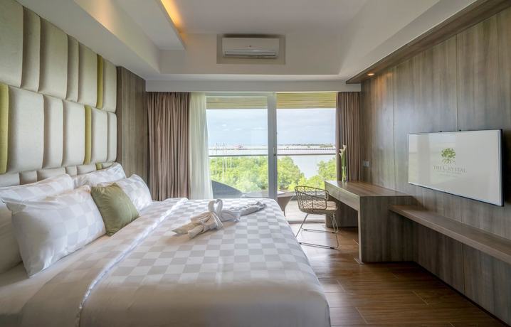 Imagen de la habitación del Hotel The Crystal Luxury Bay Resort Nusa Dua. Foto 3