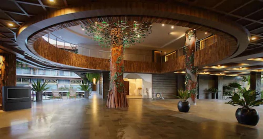 Imagen de los interiores del Hotel The Crystal Luxury Bay Resort Nusa Dua. Foto 13