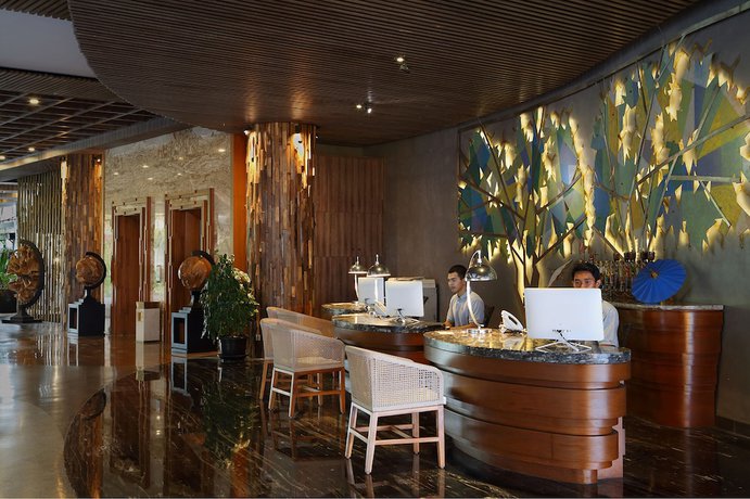 Imagen de los interiores del Hotel The Crystal Luxury Bay Resort Nusa Dua. Foto 14