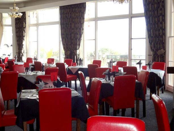 Imagen del bar/restaurante del Hotel The Cumberland, Eastbourne. Foto 13
