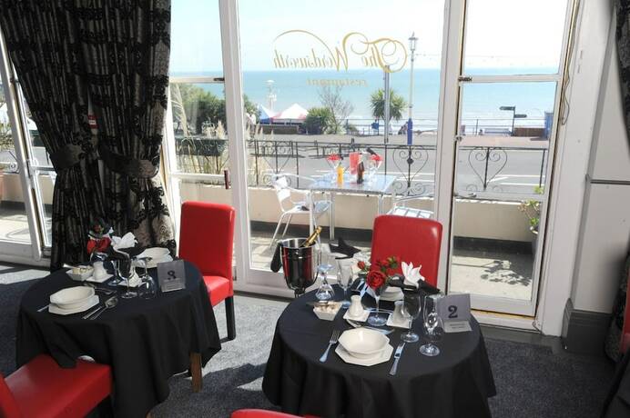 Imagen del bar/restaurante del Hotel The Cumberland, Eastbourne. Foto 14