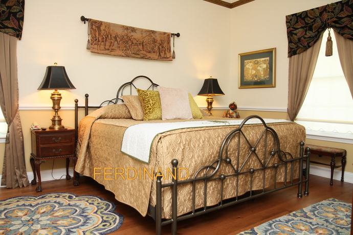 Imagen de la habitación del Hotel The Cypress Inn Bed and Breakfast. Foto 12