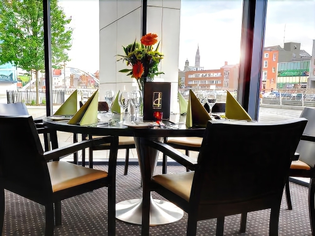 Imagen del bar/restaurante del Hotel The D. Foto 4