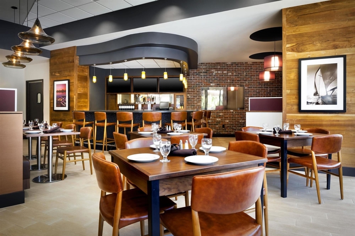 Imagen del bar/restaurante del Hotel The DEXTRO Little Italy, BW Premier Collection. Foto 5