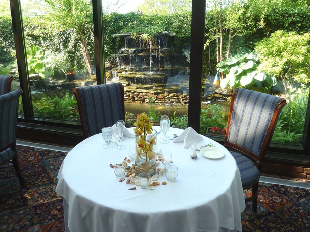 Imagen del bar/restaurante del Hotel The Dan'l Webster Inn and Spa. Foto 2