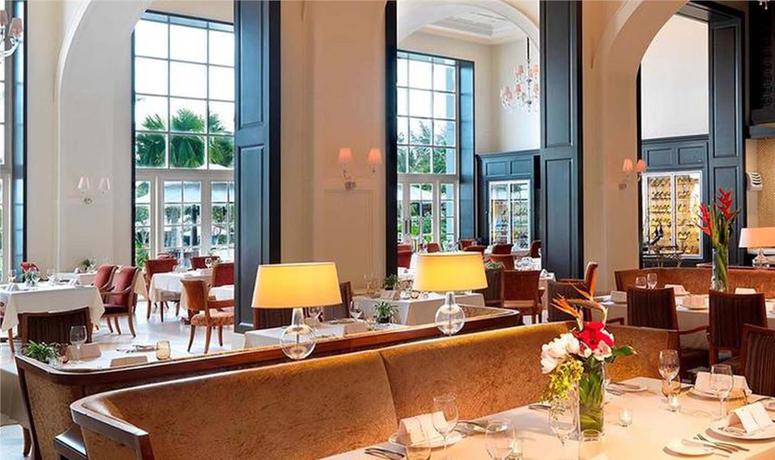 Imagen del bar/restaurante del Hotel The Danna Langkawi. Foto 3