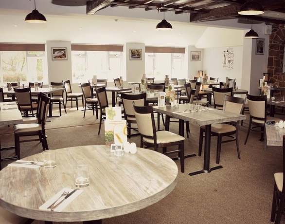 Imagen del bar/restaurante del Hotel The Dartmoor Lodge. Foto 2