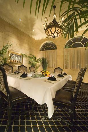 Imagen del bar/restaurante del Hotel The Davenport Tower, Autograph Collection. Foto 2