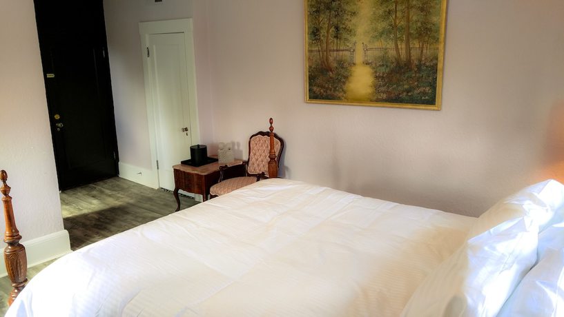 Imagen de la habitación del Hotel The DeLand Hotel. Foto 2