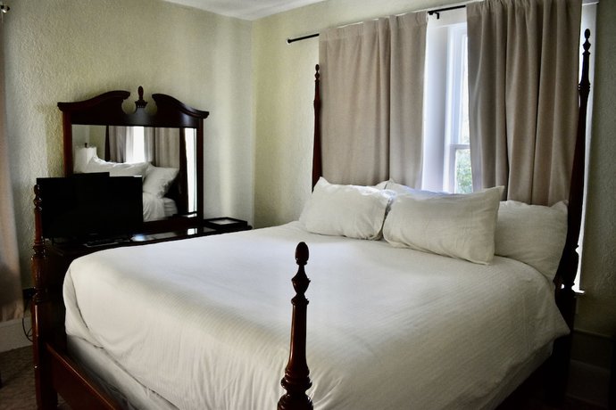 Imagen de la habitación del Hotel The DeLand Hotel. Foto 5