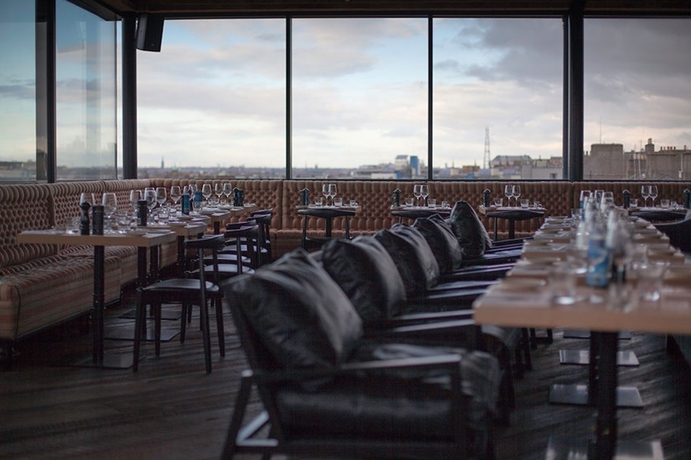 Imagen del bar/restaurante del Hotel The Dean Dublin. Foto 3