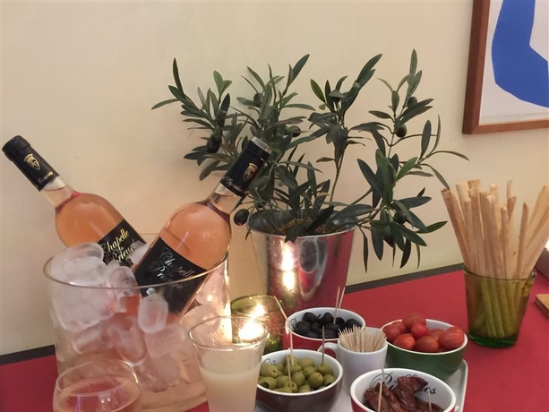 Imagen general del Hotel The Deck By Happyculture. Foto 12