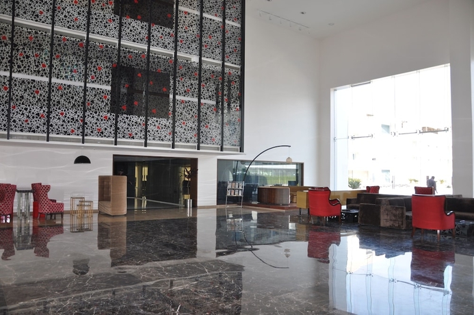 Imagen de los interiores del Hotel The Deltin. Foto 11