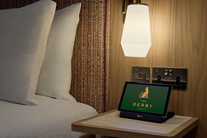 Imagen de la habitación del Hotel The Derby London City, Curio Collection By Hilton. Foto 7