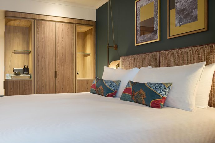 Imagen de la habitación del Hotel The Derby London City, Curio Collection By Hilton. Foto 8