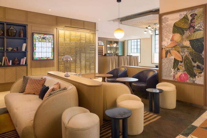 Imagen de los interiores del Hotel The Derby London City, Curio Collection By Hilton. Foto 15