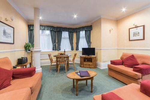 Imagen de la habitación del Hotel The Derwentwater. Foto 7
