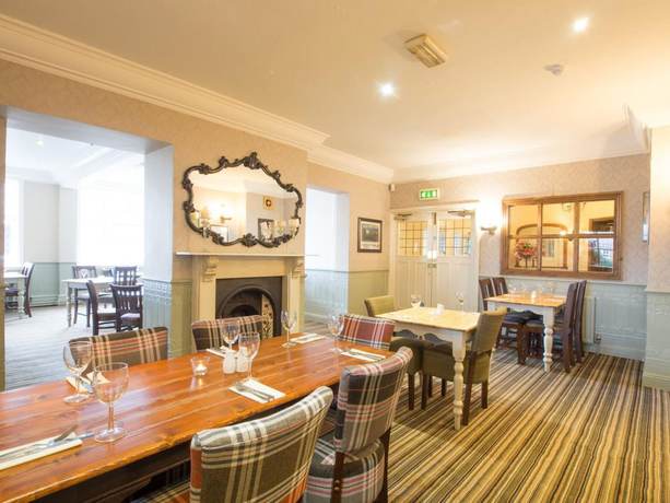 Imagen del bar/restaurante del Hotel The Devil\'s Punchbowl. Foto 2