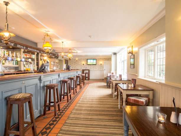 Imagen del bar/restaurante del Hotel The Devil\'s Punchbowl. Foto 3