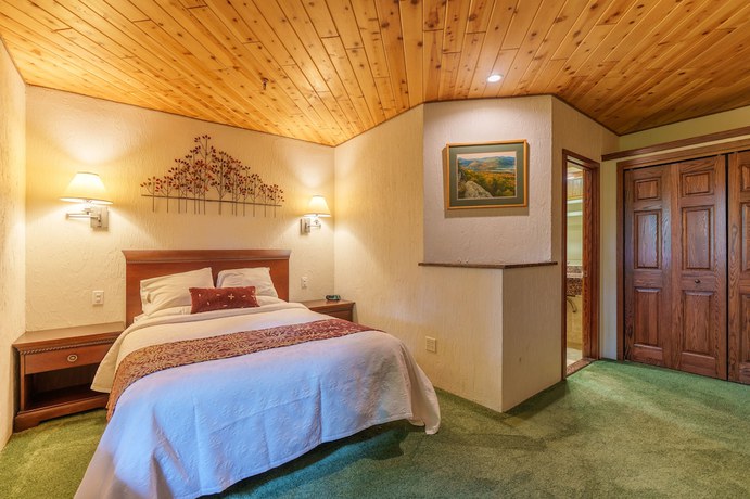 Imagen de la habitación del Hotel The Devlin. Foto 9