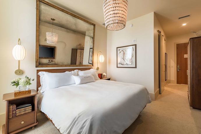 Imagen de la habitación del Hotel The Dewberry Charleston. Foto 3