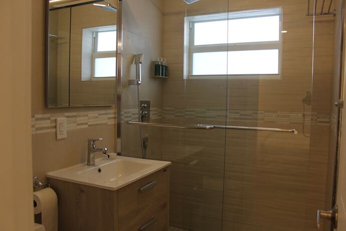 Imagen general del Hotel The Diane Oceanfront Suites. Foto 4