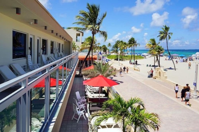 Imagen general del Hotel The Diane Oceanfront Suites. Foto 12