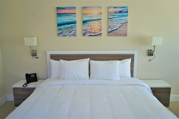 Imagen general del Hotel The Diane Oceanfront Suites. Foto 16