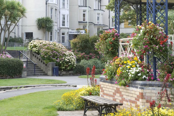 Imagen del bar/restaurante del Hotel The Dilkhusa Grand. Foto 2